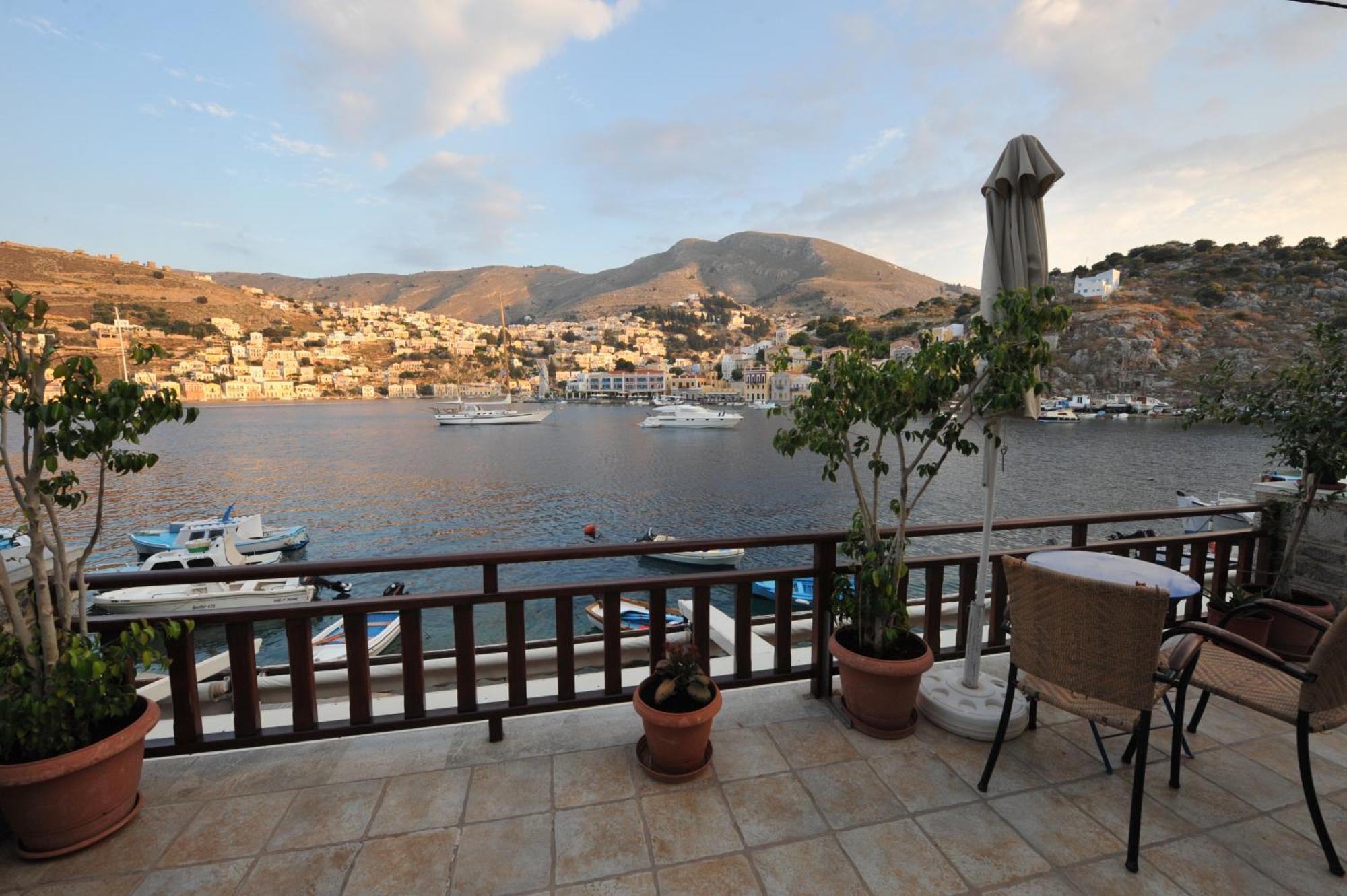 Odyssia Lägenhet Symi Exteriör bild