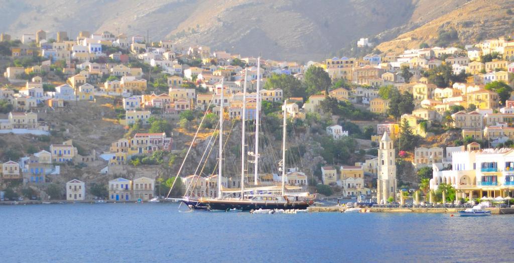 Odyssia Lägenhet Symi Exteriör bild
